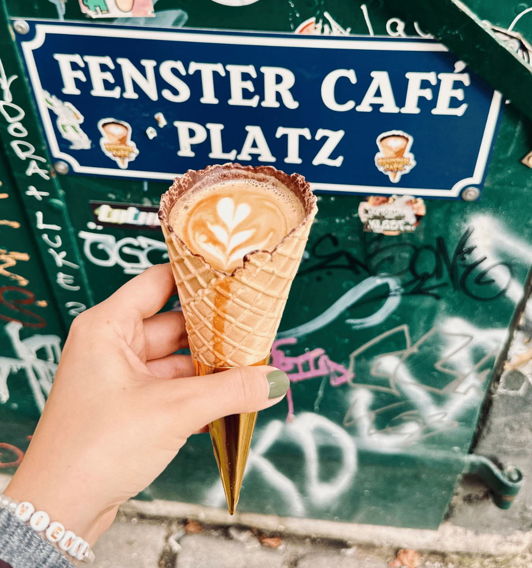 Read more about the article Fenster Café Vienna: Home of the Famous Fensterccino