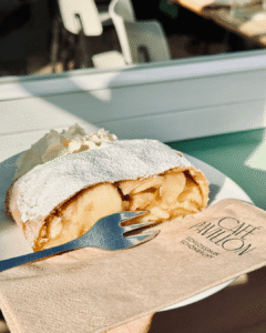 Apfelstrudel Vienna